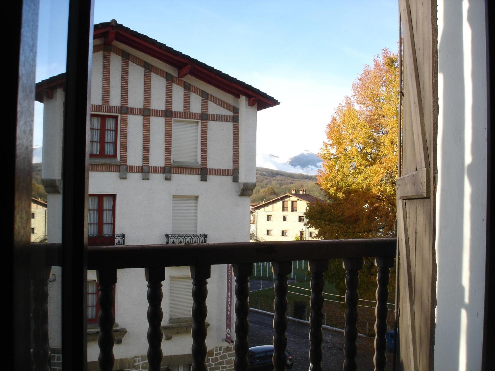 Hostal Ayestaran II Lekunberri Exterior foto